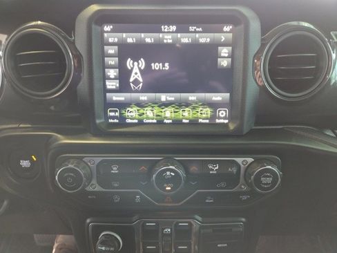 Used 2022 Jeep Gladiator Sport image 21