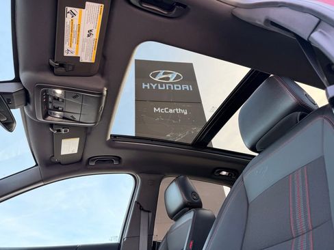 Used 2023 Chevrolet Equinox RS image 2