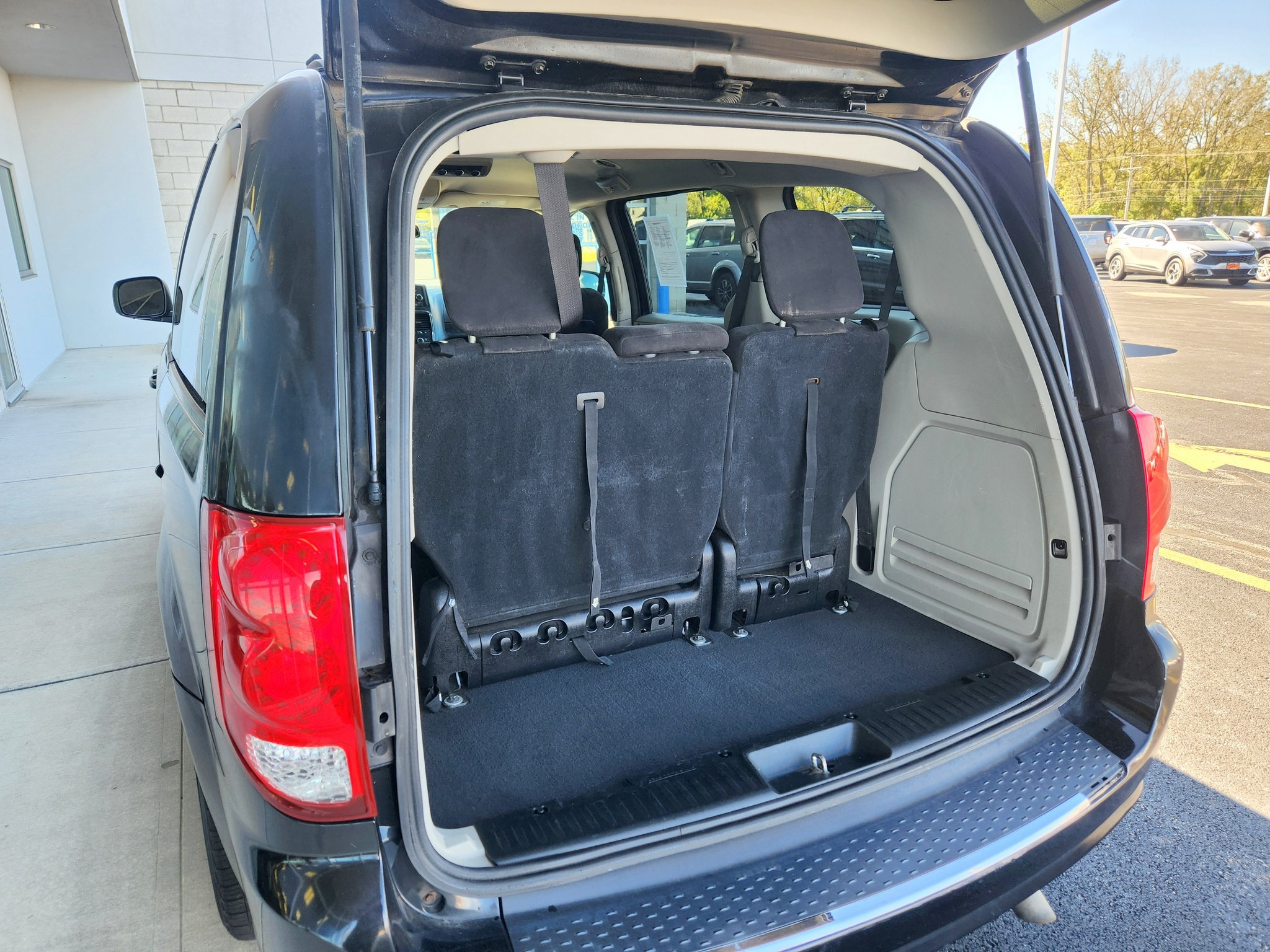 Used 2012 Dodge Grand Caravan SE FWD image 36