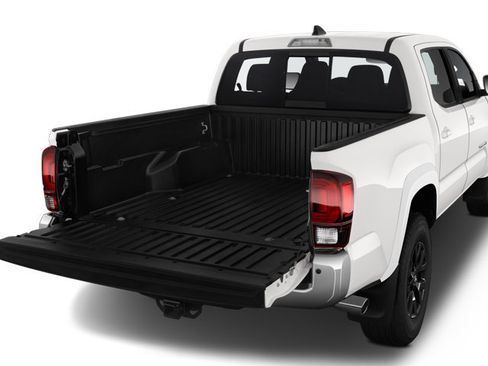 Used 2021 Toyota Tacoma TRD Off-Road AWD/4WD image 7