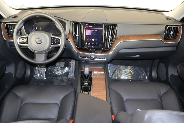 Used 2024 Volvo XC60 B5 Plus AWD/4WD image 11
