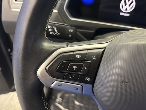 Certified 2023 Volkswagen Tiguan SE w/ Panoramic Sunroof Package image 15