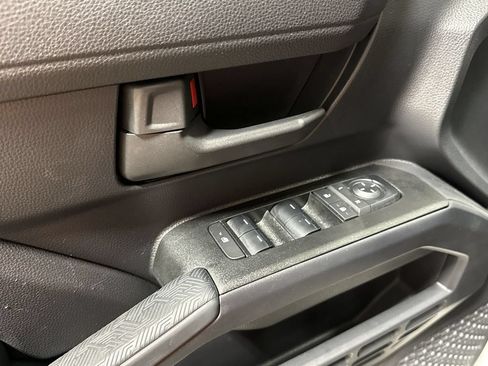 Used 2025 Toyota 4Runner SR5 AWD/4WD image 20