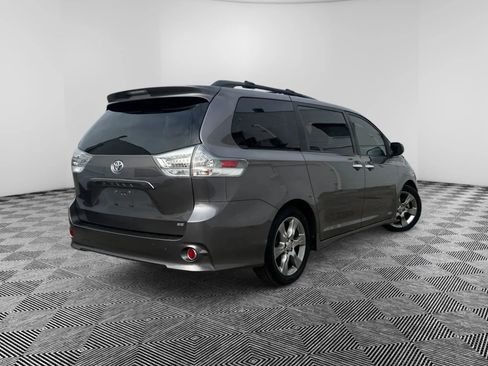 Used 2014 Toyota Sienna SE image 6