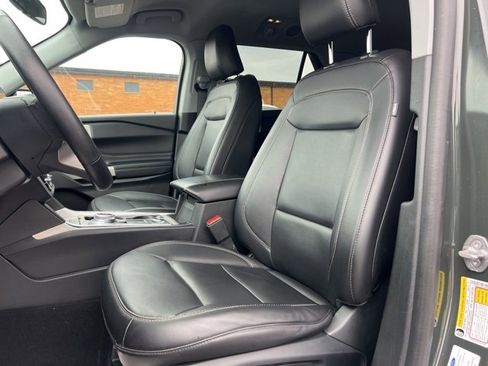 Certified 2023 Ford Explorer XLT w/ Equipment Group 202A image 18