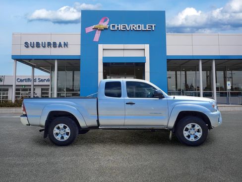 Used 2012 Toyota Tacoma 4x4 Access Cab w/ SR5 Pkg image 4