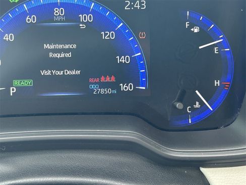 Used 2021 Toyota Corolla LE image 33