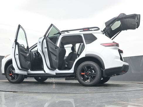 New 2026 Nissan Rogue SV image 42