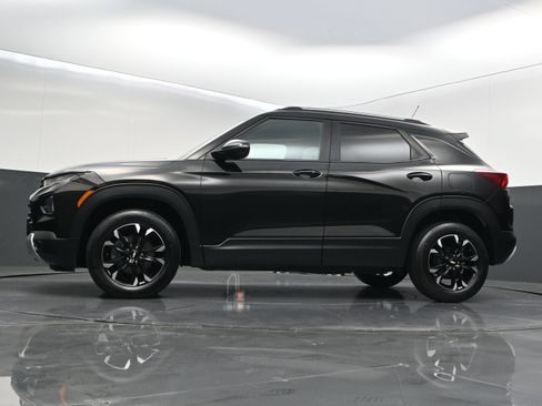Used 2021 Chevrolet TrailBlazer LT w/ Premium Seating Package AWD/4WD image 38