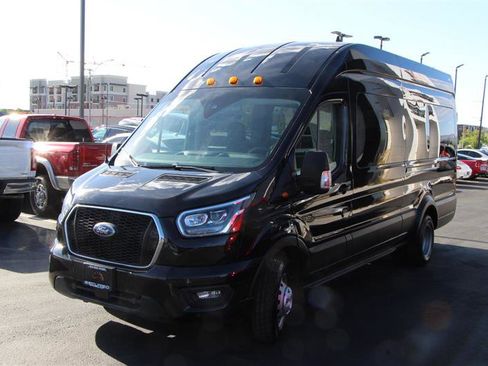 Used 2023 Ford Transit 350 XLT image 3