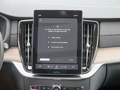 New 2026 Volvo XC90 B6 Plus w/ Protection Package image 28