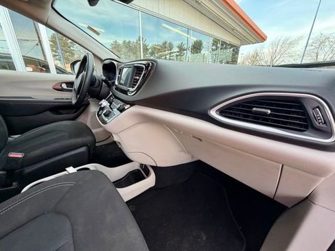 Used 2023 Chrysler Voyager LX FWD image 26