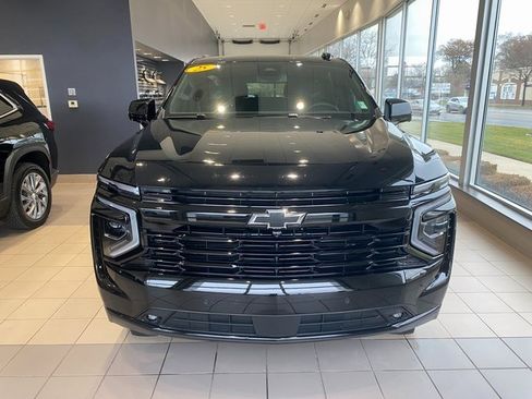 Used 2025 Chevrolet Suburban RST w/ Comfort Package image 3