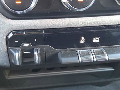 Used 2024 RAM 3500 Big Horn image 10