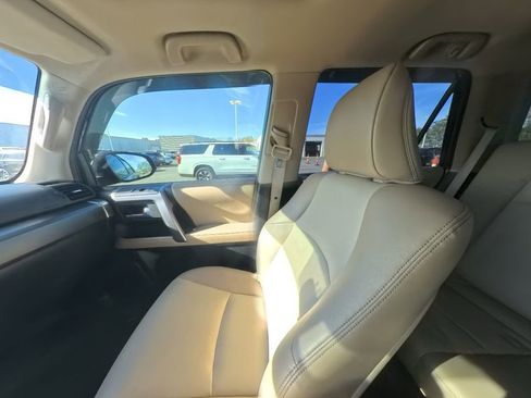 Used 2018 Toyota 4Runner SR5 image 28