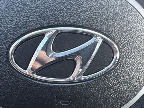 Certified 2021 Hyundai Elantra SE image 32