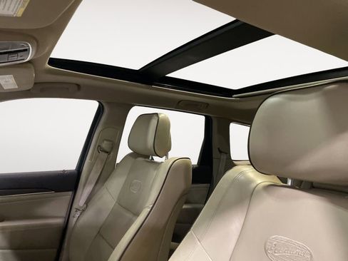 Used 2014 Jeep Grand Cherokee Overland image 19