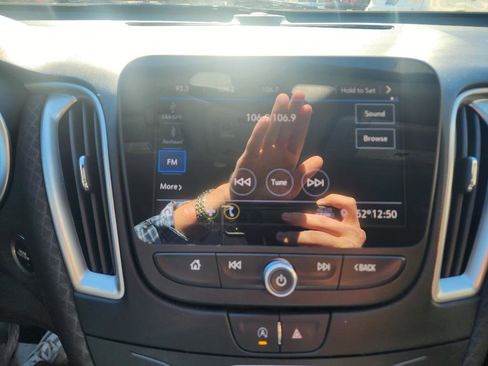 Used 2020 Chevrolet Malibu LS image 16