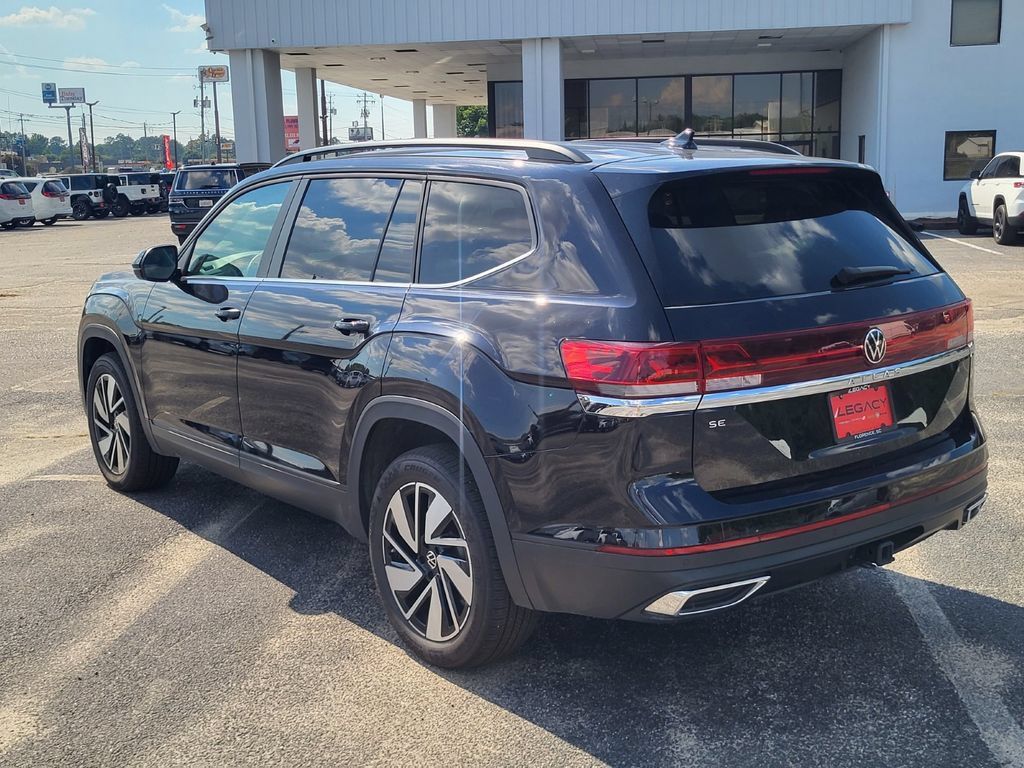 Used 2025 Volkswagen Atlas SE FWD image 6
