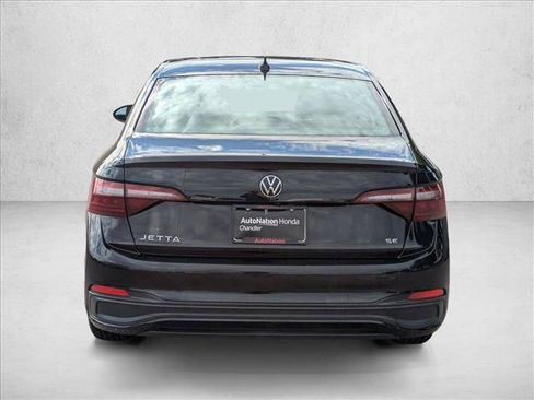 Used 2024 Volkswagen Jetta SE image 7