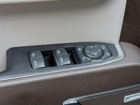 Used 2023 GMC Sierra 1500 SLT w/ SLT Convenience Package image 24