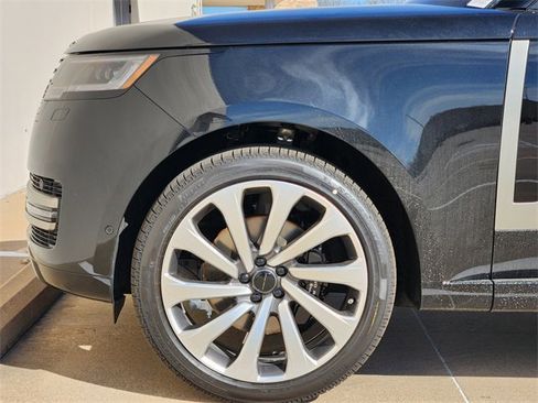 New 2026 Land Rover Range Rover SE image 6