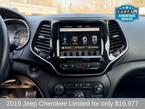 Used 2019 Jeep Cherokee Limited w/ Luxury Group image 19