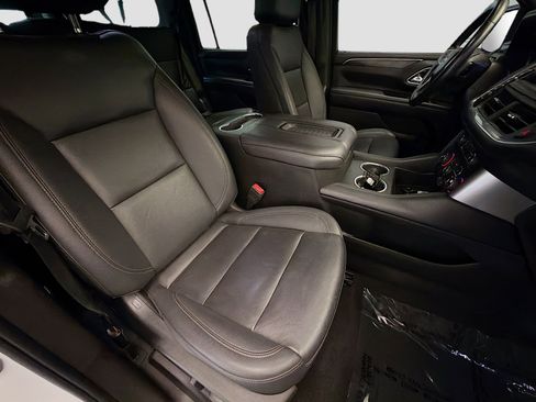 Used 2022 Chevrolet Suburban LT RWD image 15
