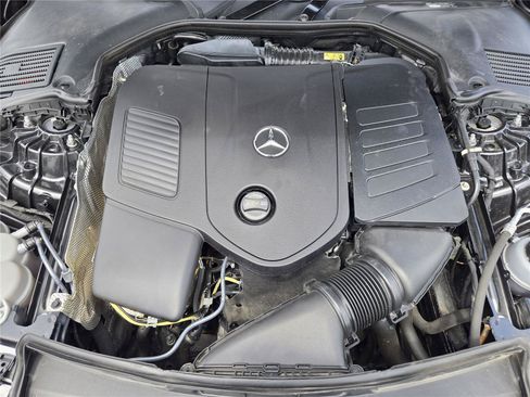 Used 2025 Mercedes-Benz C 300 Sedan image 31