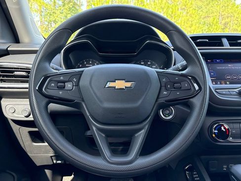 Used 2023 Chevrolet TrailBlazer LT FWD image 21