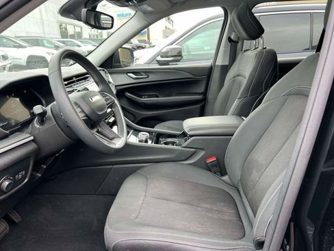 Certified 2023 Jeep Grand Cherokee Laredo w/ Luxury Tech Group I AWD/4WD image 15