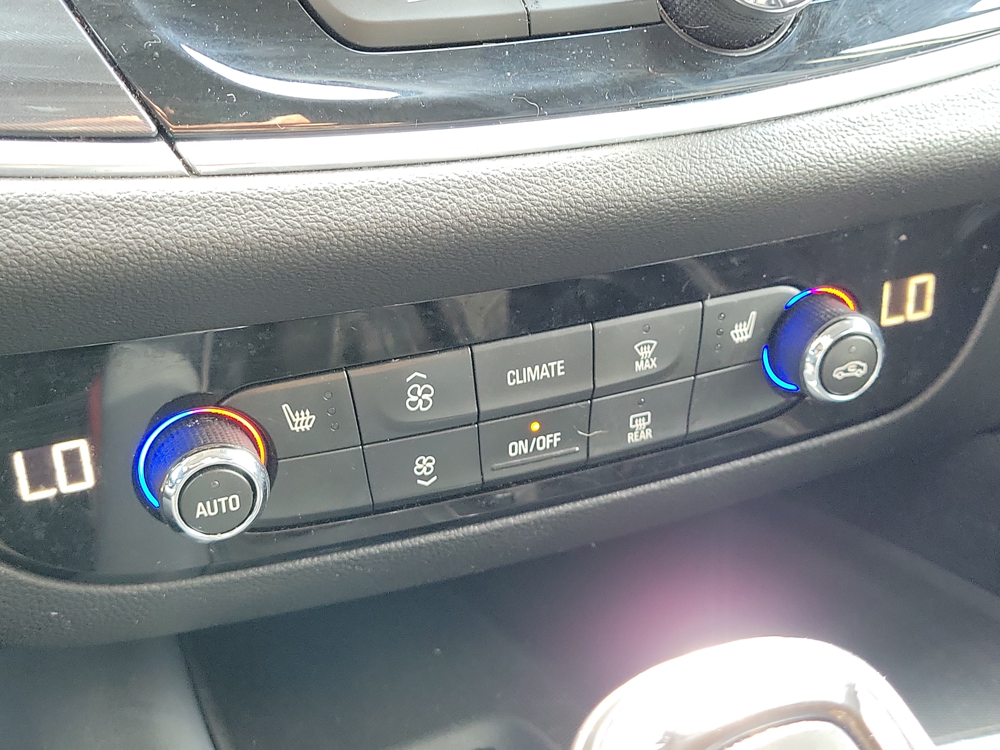 Used 2021 Buick Enclave Essence w/ Sound and Sites Package FWD image 29