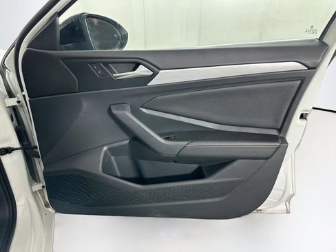 Used 2025 Volkswagen Jetta Sport FWD image 30