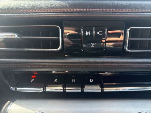 Used 2021 Lincoln Aviator AWD image 20