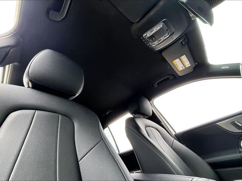 Used 2023 Mercedes-Benz EQB 300 4MATIC w/ Exclusive Package image 13