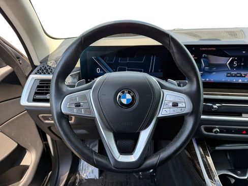 Used 2024 BMW X7 xDrive40i w/ Premium Package AWD/4WD image 12