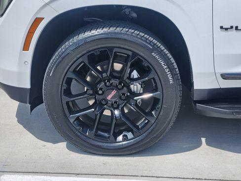 Certified 2026 GMC Yukon Elevation w/ LPO, Floor Liner Package RWD image 11