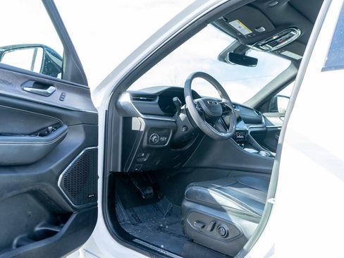 Used 2023 Jeep Grand Cherokee L Overland image 14