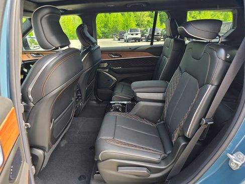 New 2026 Jeep Grand Cherokee L Summit AWD/4WD image 11