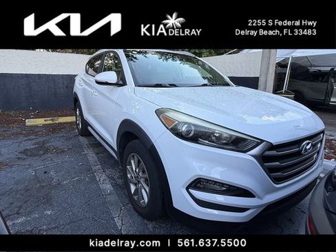 Used 2017 Hyundai Tucson SE Plus w/ Cargo Package image 4