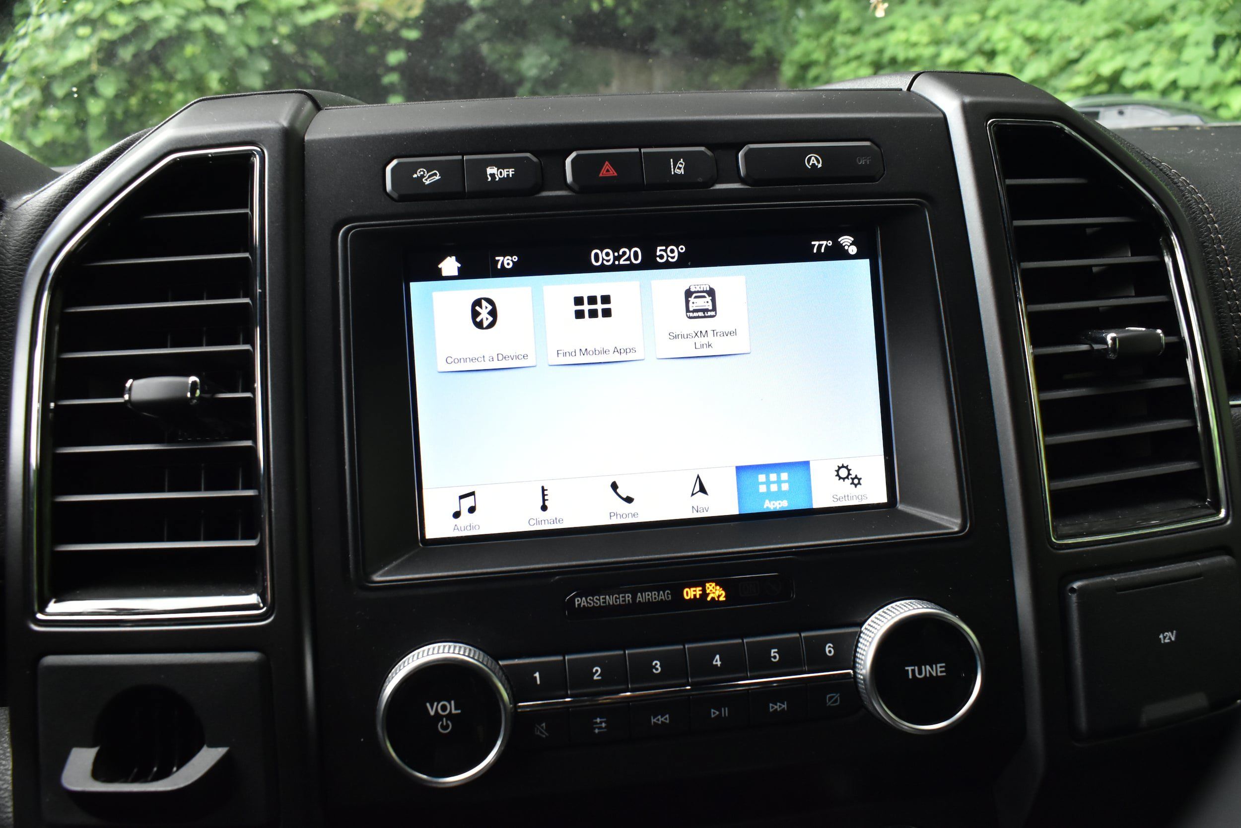 Used 2019 Ford Expedition Limited w/ Driver Assistance Package AWD/4WD image 28
