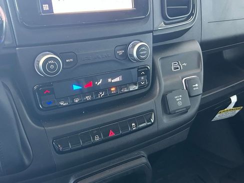Used 2024 RAM ProMaster 3500 w/ Convenience Group image 11