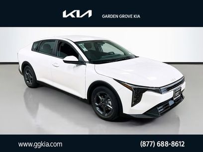 New 2025 Kia K4 LXS