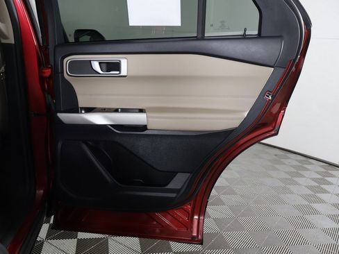 Used 2022 Ford Explorer XLT w/ Equipment Group 202A image 27