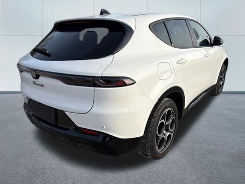 Used 2025 Alfa Romeo Tonale image 4