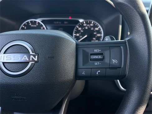 Used 2025 Nissan Rogue S image 14