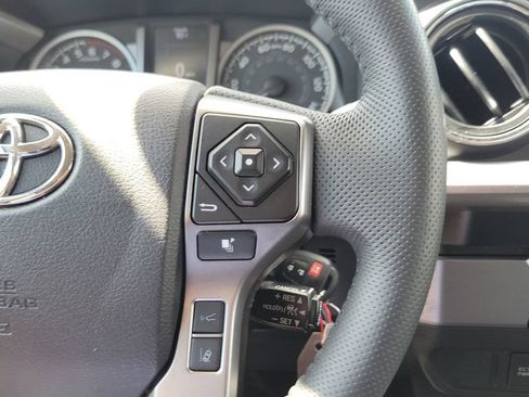Certified 2022 Toyota Tacoma SR5 RWD image 21