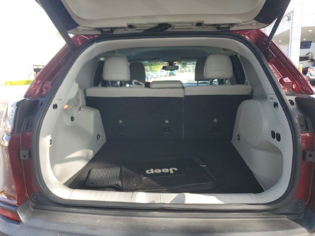 Used 2019 Jeep Cherokee Limited FWD image 26