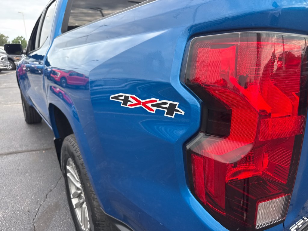 Used 2023 Chevrolet Colorado LT w/ LT Convenience Package II AWD/4WD image 15