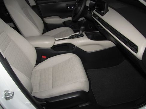 Certified 2024 Honda HR-V LX image 18